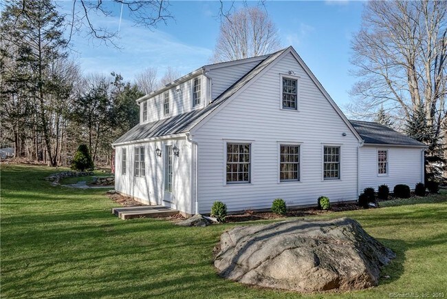 Building Photo - 20 Lounsbury Rd