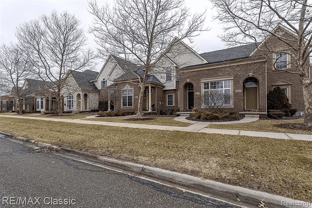 45662 S Stonewood Rd, Canton, MI 48187 Condo for Rent in Canton, MI