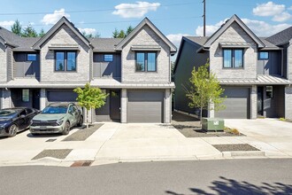 Building Photo - 13203 NE 71st Pl