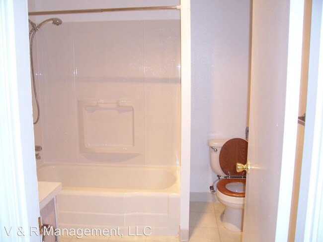 Building Photo - 4 br, 1 bath House - 2220 Hyde St. SE