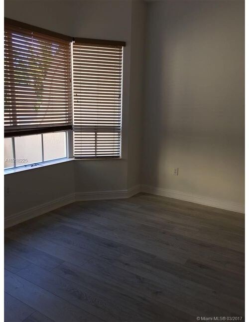 Foto del edificio - 16102 Emerald Estates Dr