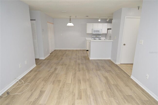 Building Photo - 10263 Gandy Blvd N