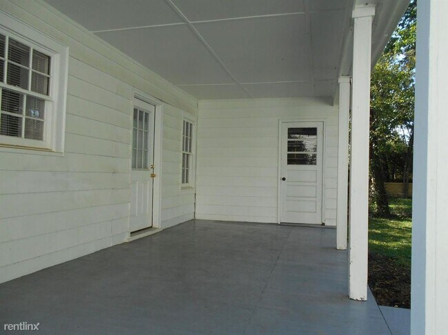 Building Photo - 3 br, 1 bath House - 221 Westwood Ct
