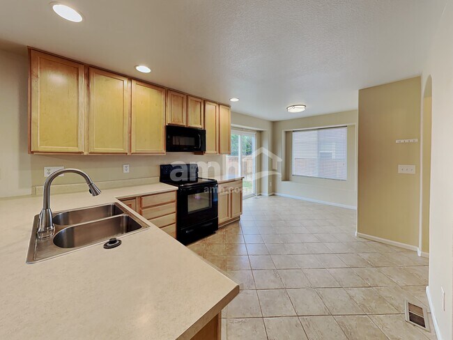 Building Photo - 10745 Kalispell St