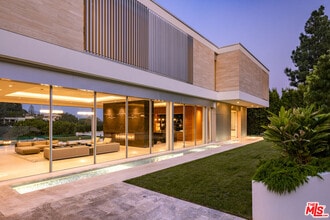 Building Photo - 642 Perugia Way