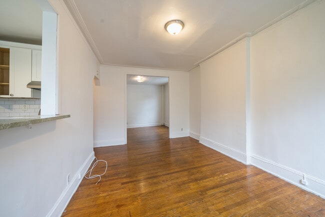 Building Photo - 109 Luquer St