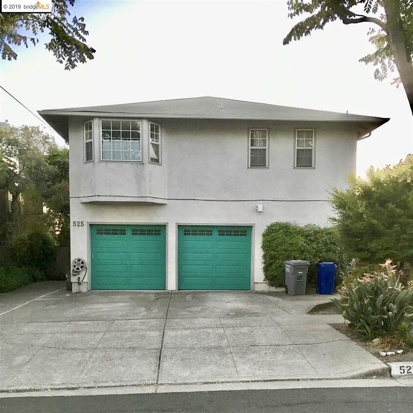 Primary Photo - 525 Clayton Ave