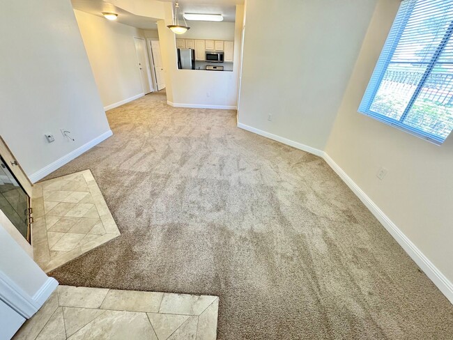 Building Photo - Inviting Condo with Open Floor Plan in Southwest Las Vegas