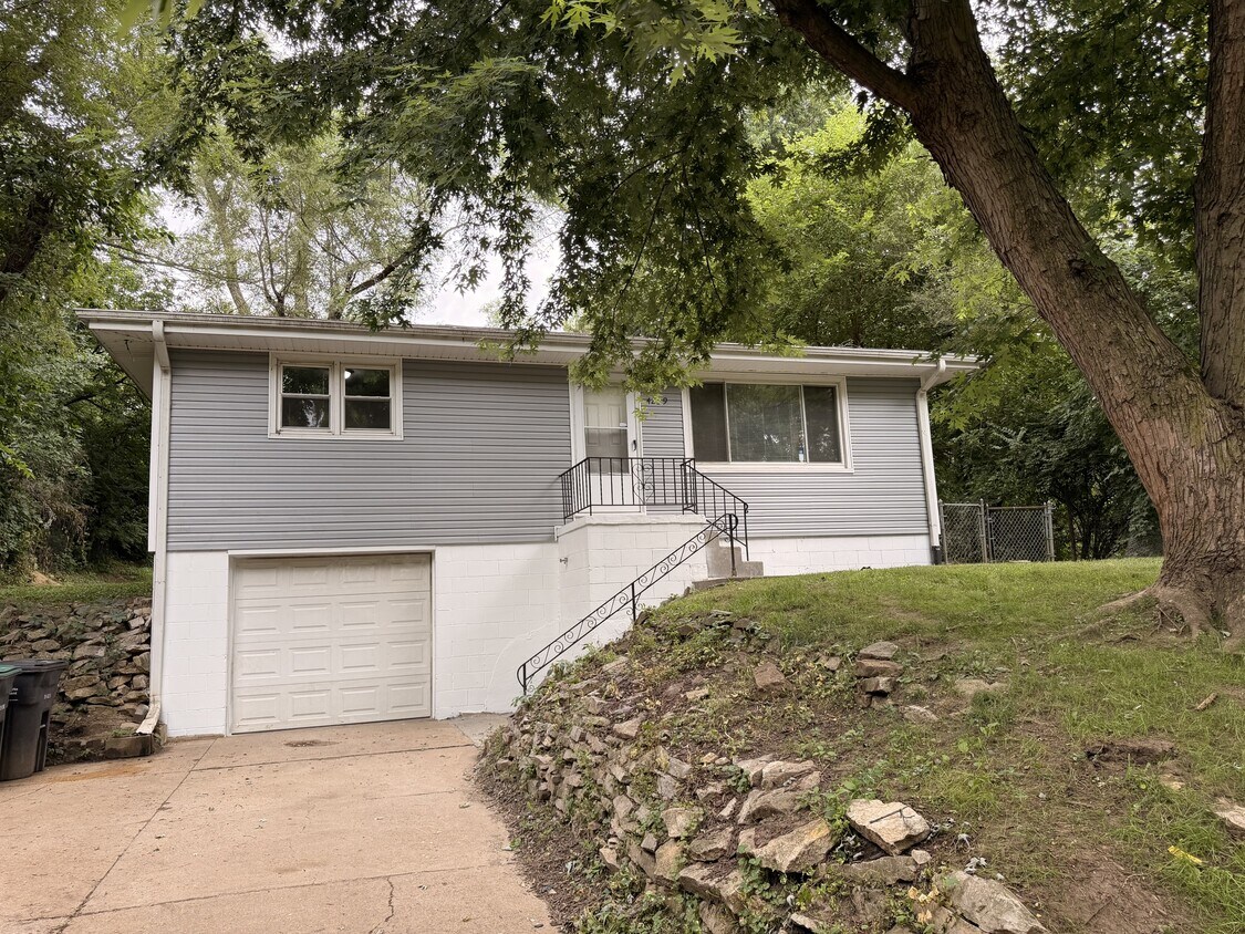 Photo - 4239 Redick Ave (Omaha, NE)
