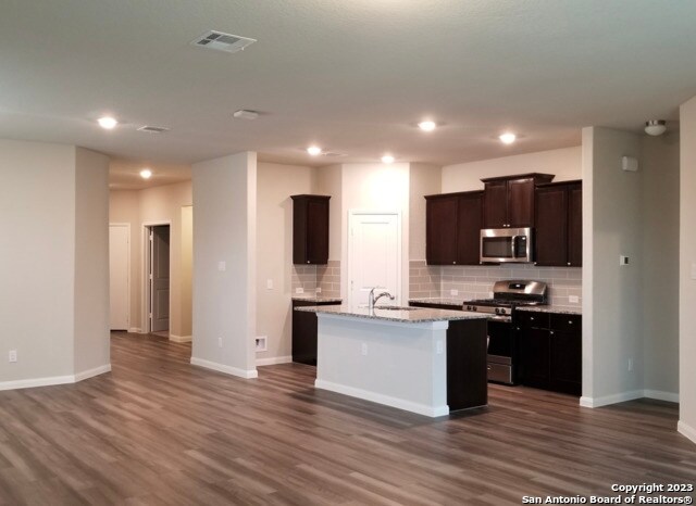 Foto del edificio - 8402 Cassia Cove