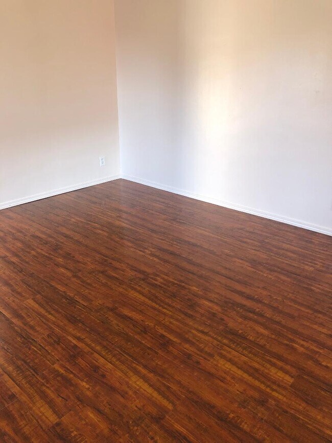living room - 10619 S Van Ness Ave