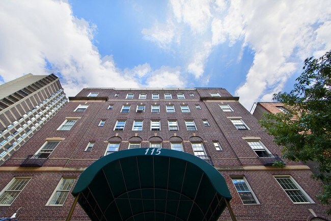 Building Photo - 115 Henry St