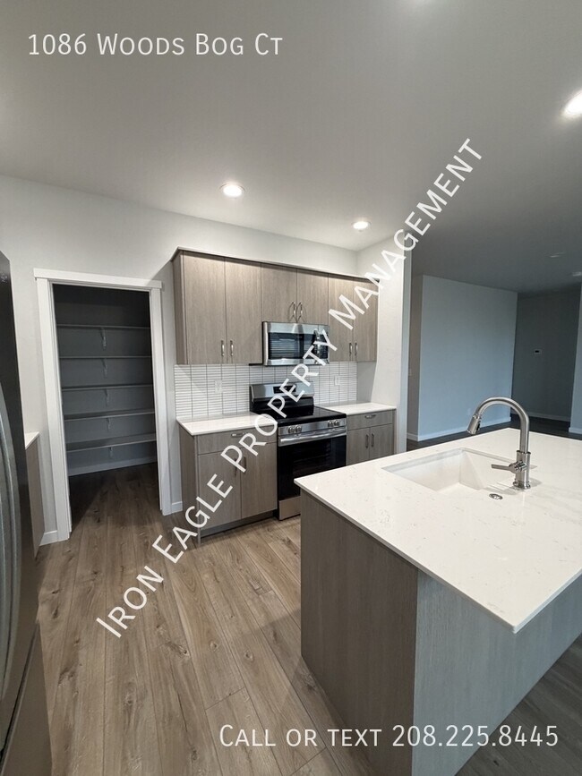 Building Photo - 1086 Woods Bog Ct