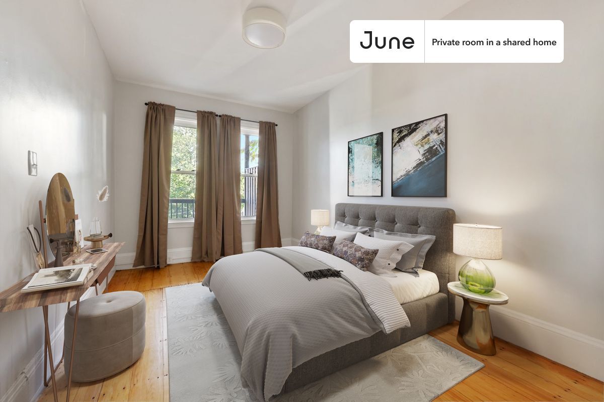 Foto principal - Private bedroom in 4 bed/1 bath Home