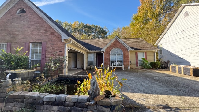 Building Photo - 2295 W Liddell Rd