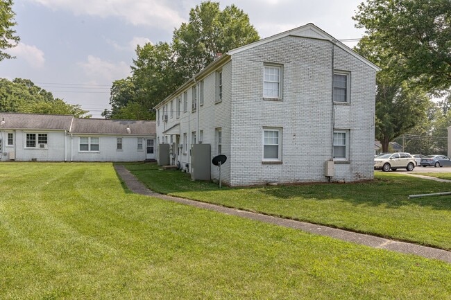 Building Photo - Historic Apartment located a short drive from Elon!