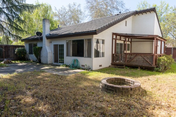 Building Photo - 7084 Via Ramada