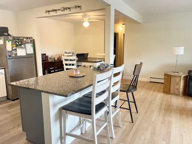 Building Photo - 215 N Ridge Ave