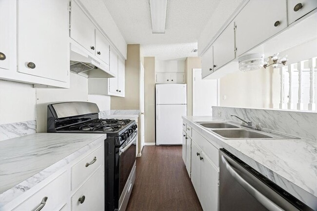 Building Photo - 908 Kirschner Pl