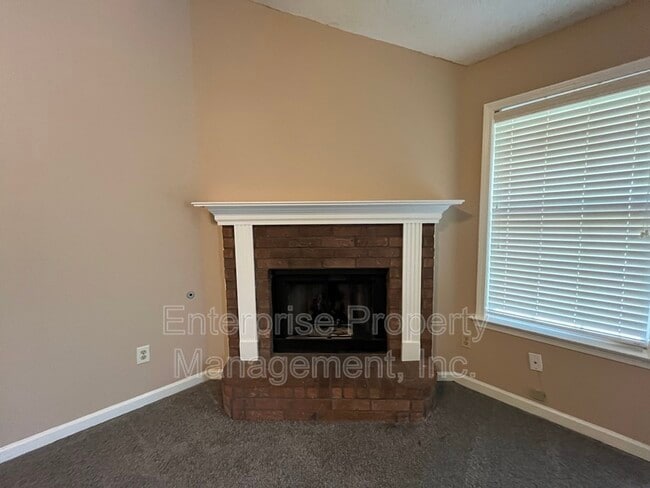 Building Photo - 1091 Nolan Ln