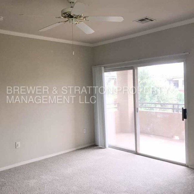Building Photo - 5401 E Van Buren St