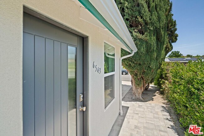 Foto del edificio - 6543 Franrivers Ave