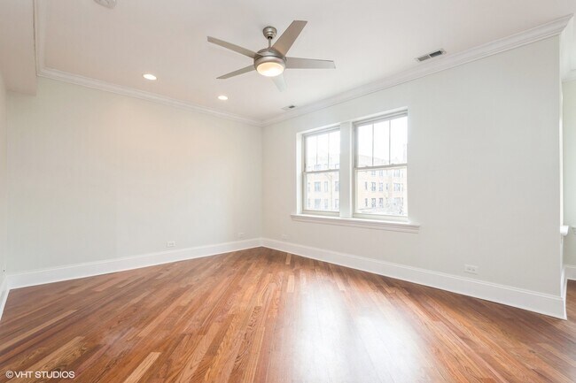 Foto del edificio - 2129 N Kedzie Blvd