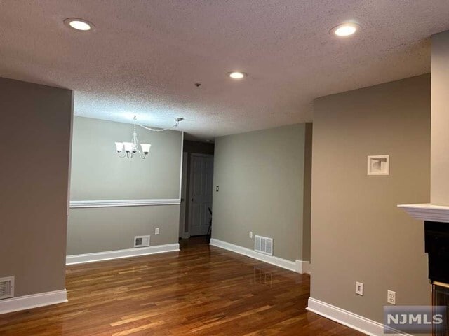 Building Photo - 1047 Cambridge Ct