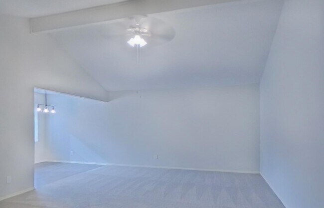 Foto del edificio - MOVE IN READY