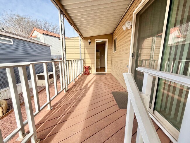 Foto del edificio - 55+ Community 1 Bed 1 Bath.