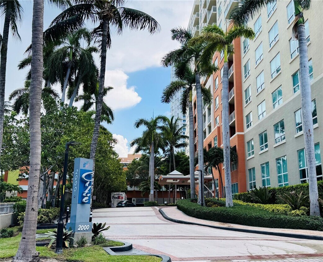 Foto principal - 2001 Biscayne Blvd