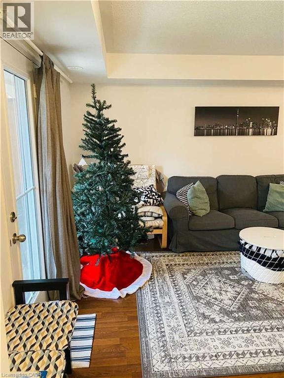 Building Photo - 2492 Post Rd