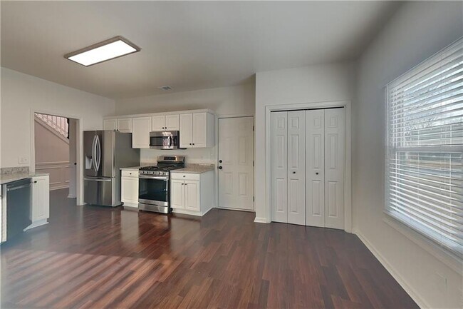 Foto del edificio - 3070 Serenade Ct