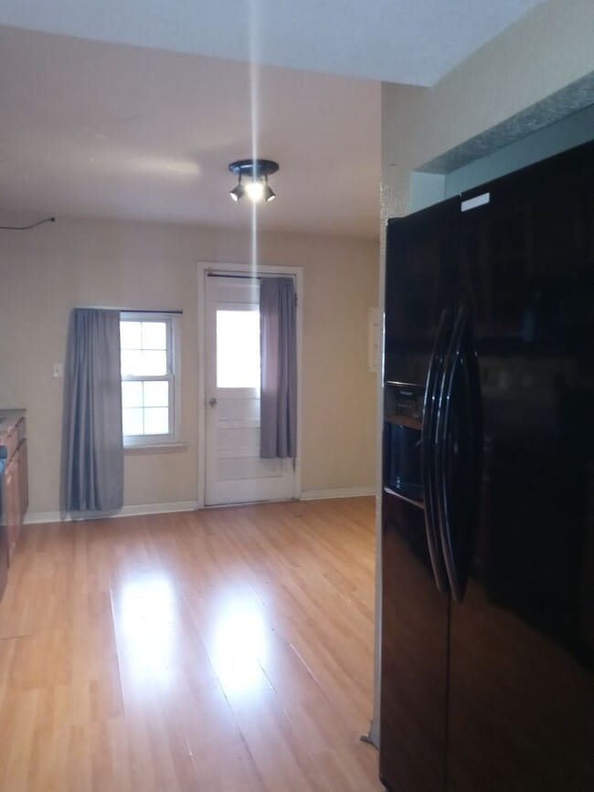 Building Photo - 9434 E Girard Ave