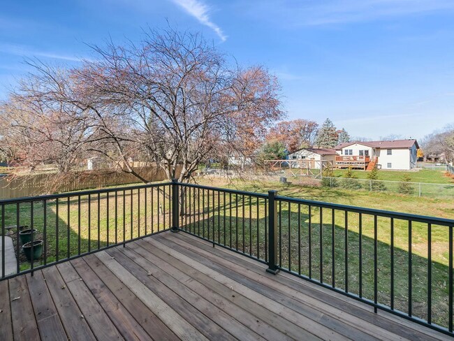 Foto del edificio - 1803 Chestnut Dr