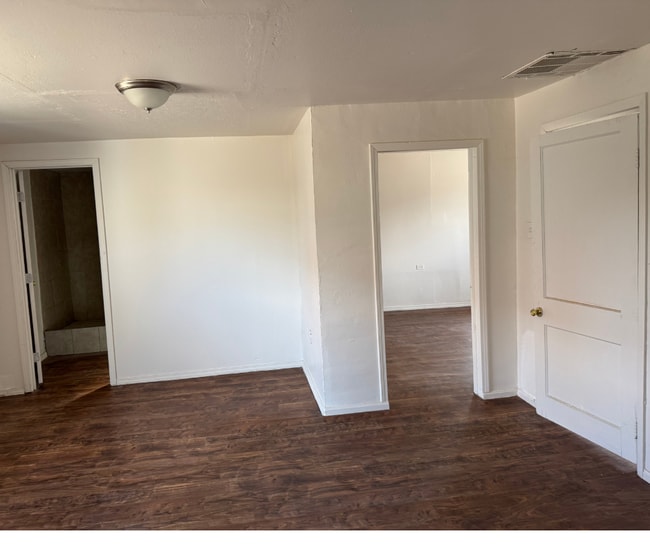 Building Photo - 252 Hillview Ave