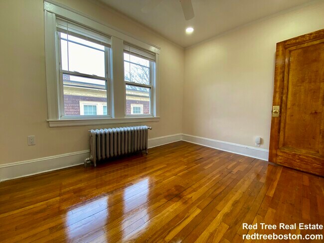 Building Photo - 4444 Washington St