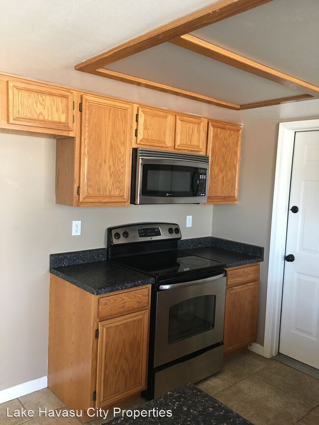 Building Photo - 3 br, 2 bath House - 3040 Chemehuevi Blvd