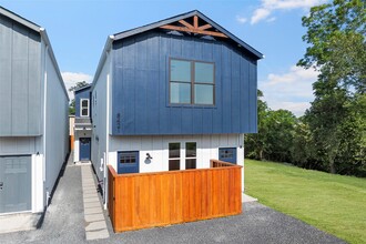 Building Photo - 8417 Venus St