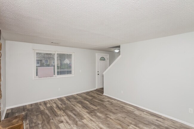 Foto del edificio - 5 Forestgate Ct