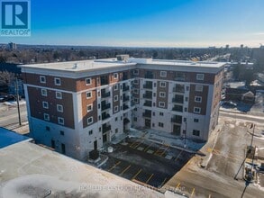 Building Photo - 976 Simcoe St N