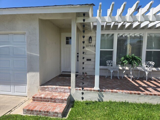 Foto del edificio - 10908 Winchell St