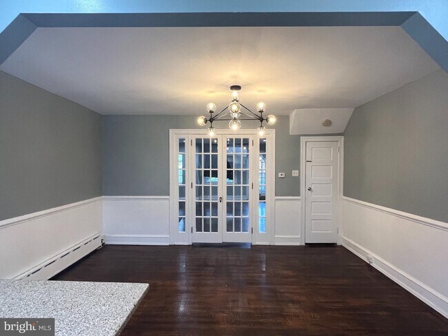 Foto del edificio - 6481 Morris Park Rd