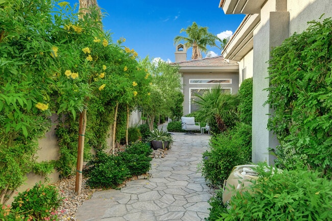 Building Photo - 210 Gold Canyon Dr