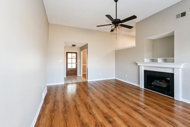 Foto del edificio - 1733 Timber Creek Dr