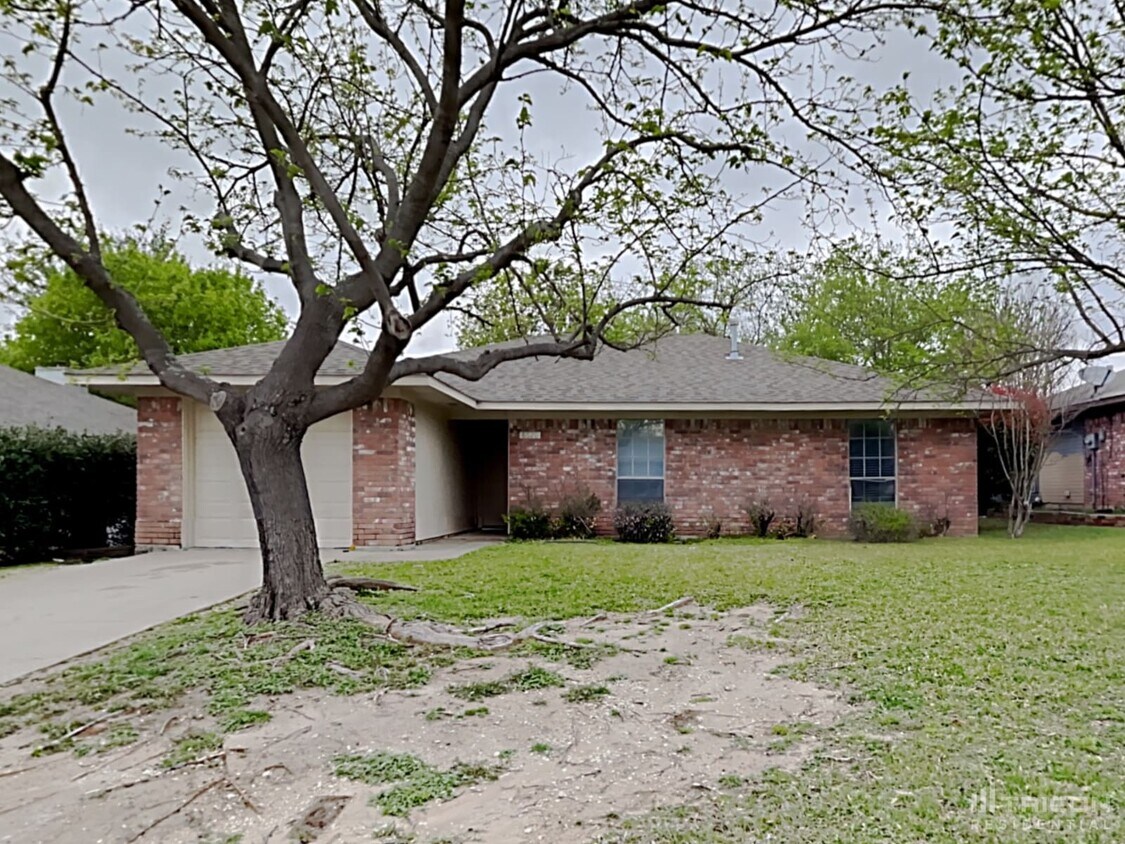 Primary Photo - 8620 Santa Clara Dr