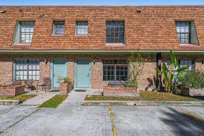 Building Photo - 1300 Arlington Ln NE