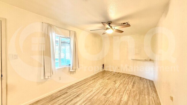 Foto del edificio - 4518 W Crivello Ave