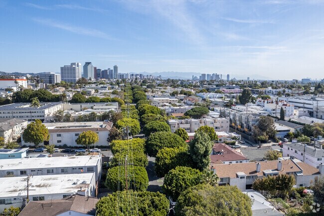 Overlook of a residential community in Mid-City Santa Monica.