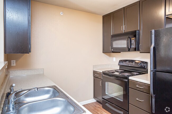 2 habitaciones, 2 baños - 918 pies cuadrados - Mallard Crossing Apartments